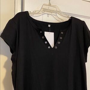 🎀 5/$20 🎀 NWT ETCYY NEW short sleeve black top with grommet accents size XL
